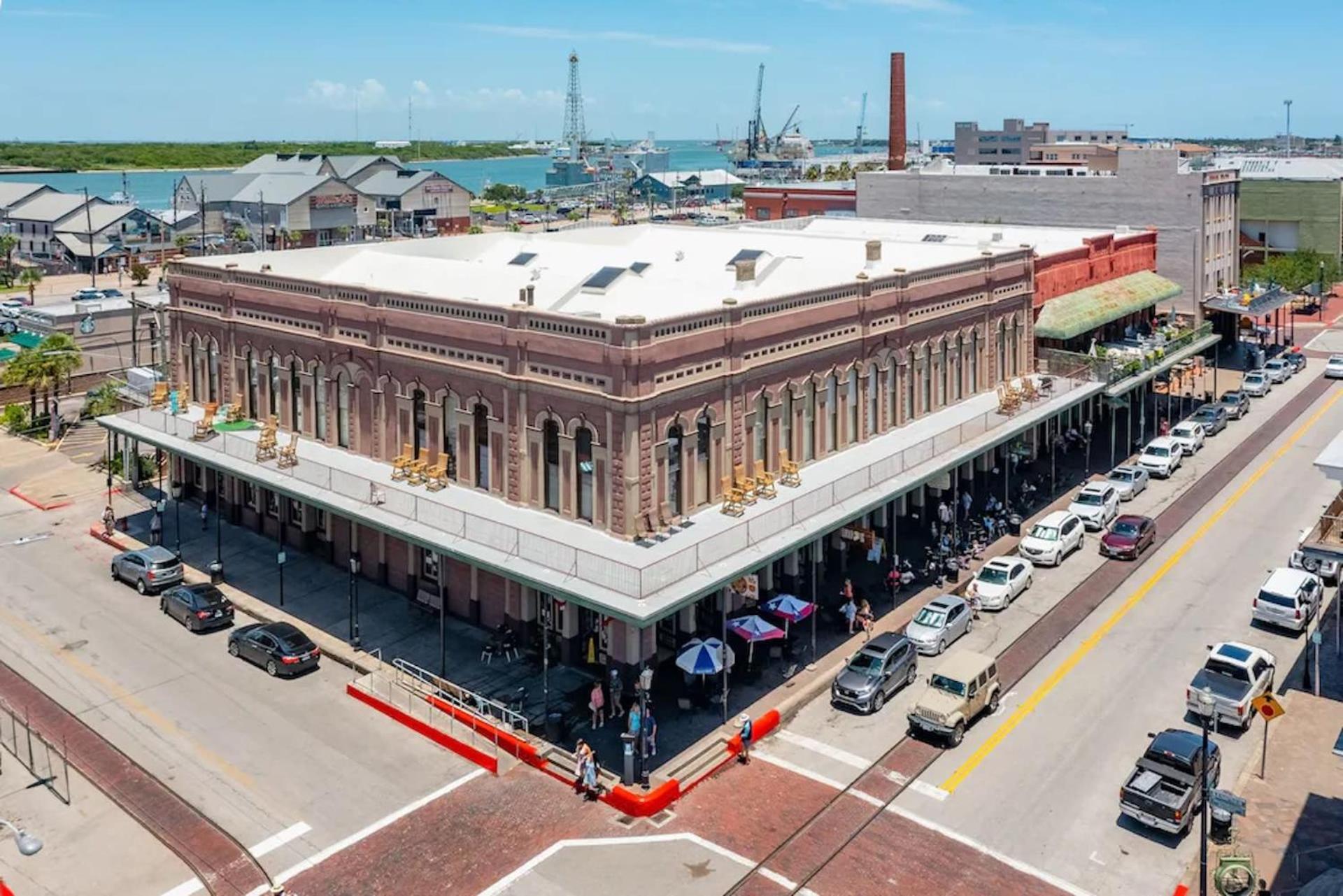 Historic Strand Lofts By 3Rd Coast Getaways Apartment Galveston Bagian luar foto