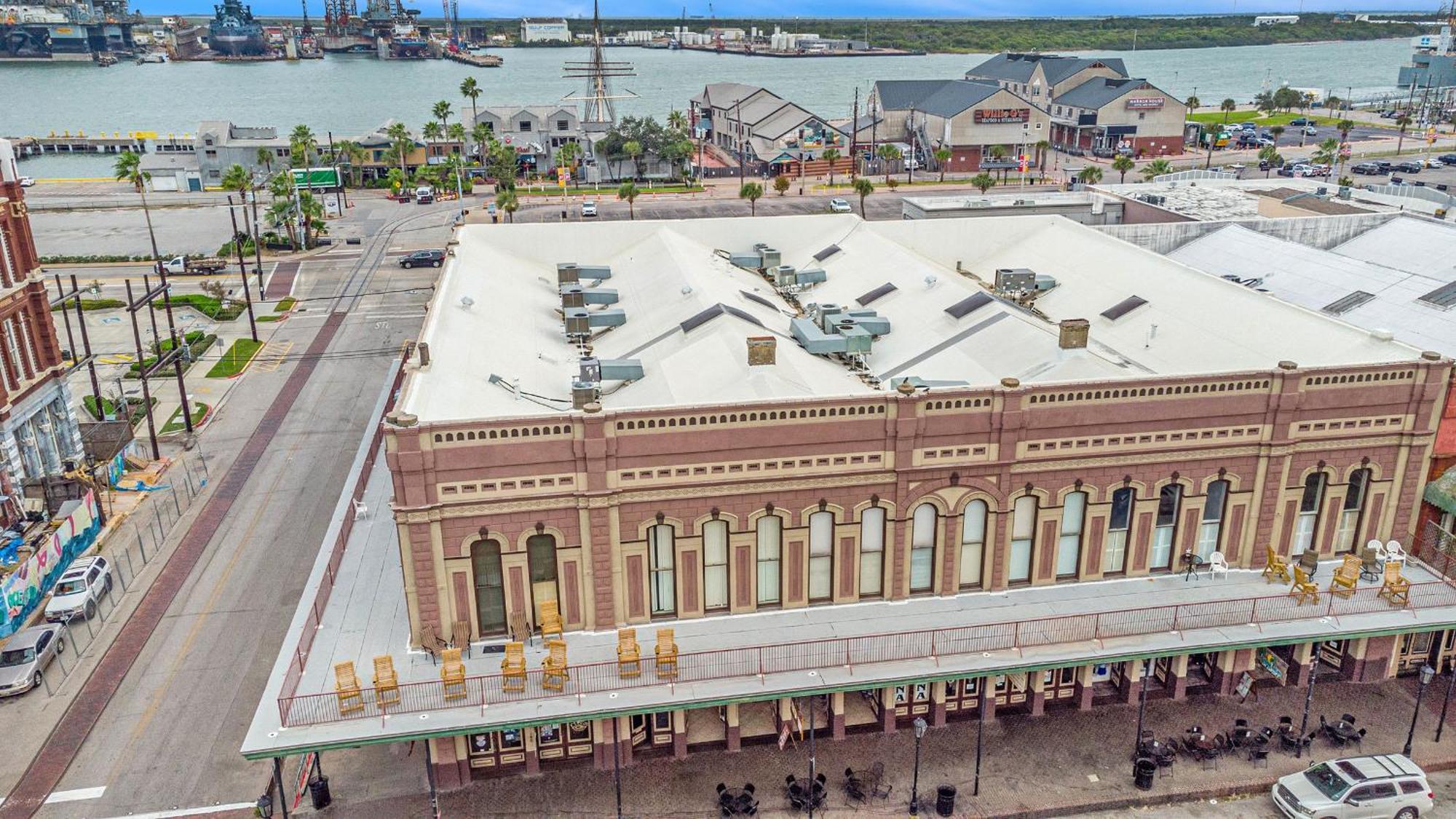 Historic Strand Lofts By 3Rd Coast Getaways Apartment Galveston Bagian luar foto