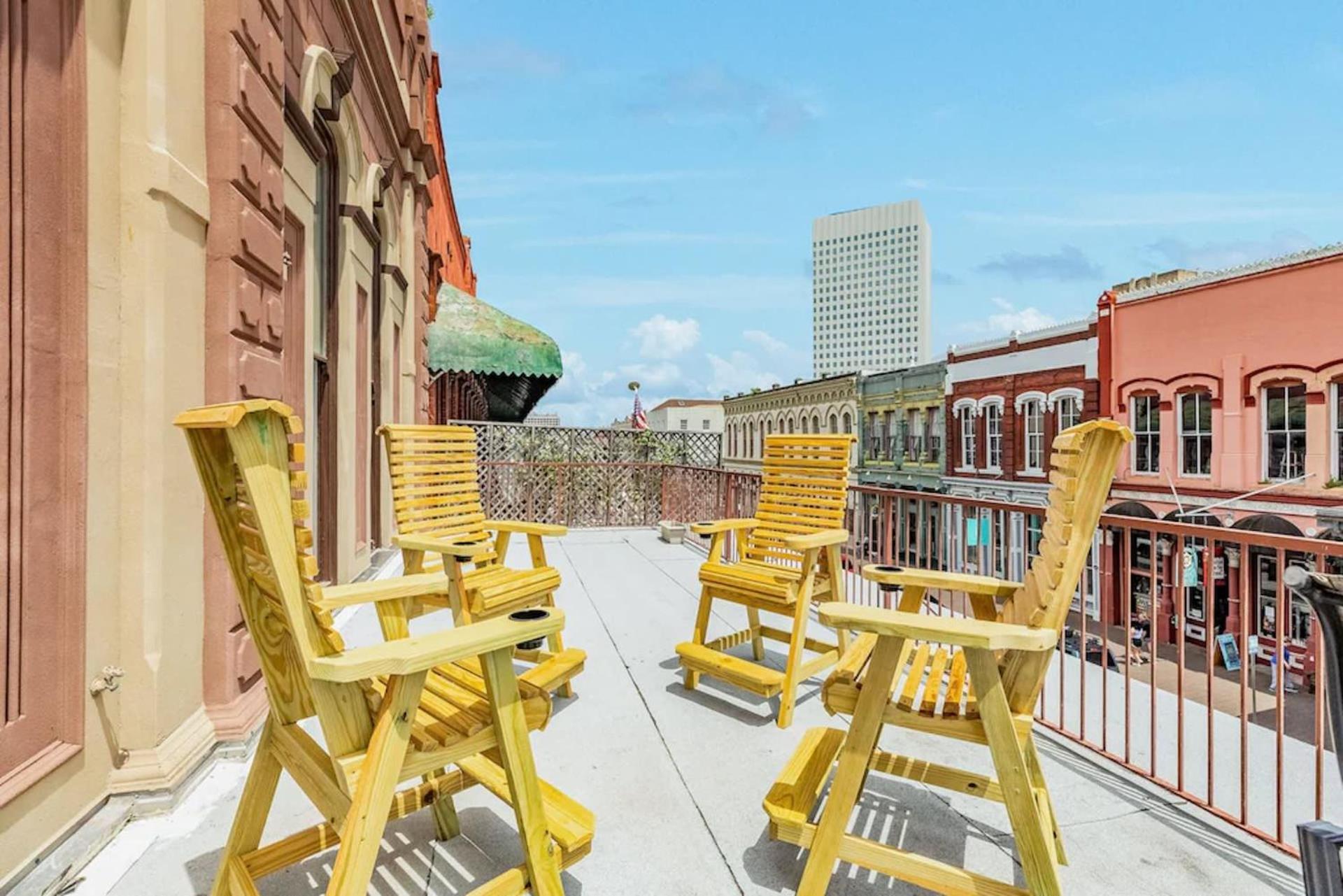 Historic Strand Lofts By 3Rd Coast Getaways Apartment Galveston Bagian luar foto